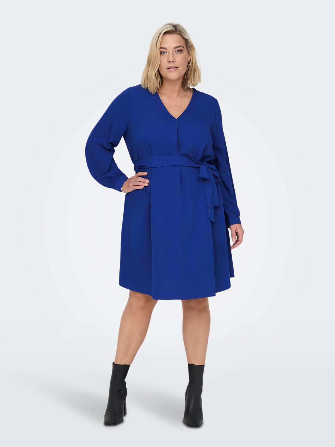 Curvy v-neck dress