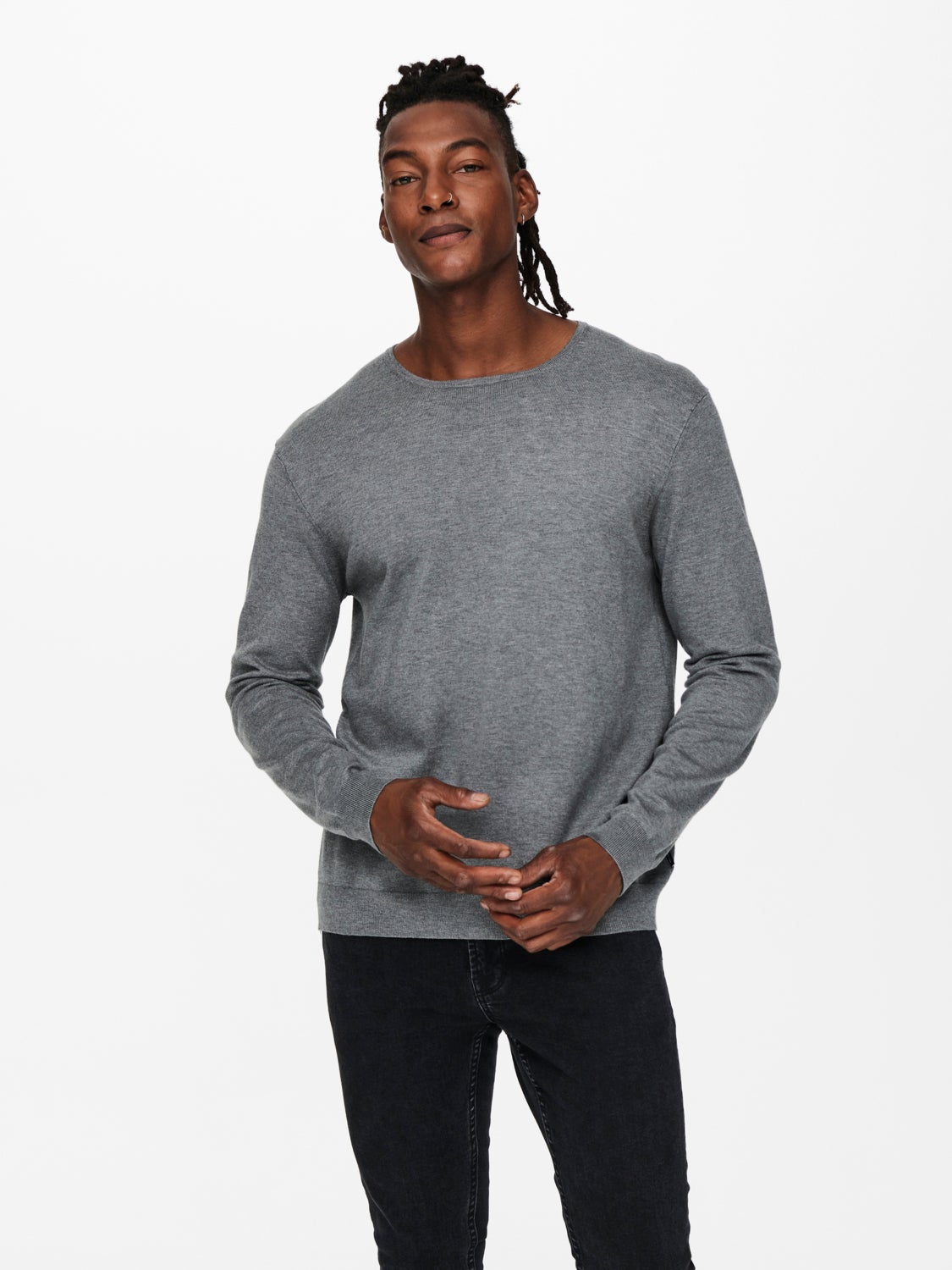 Solid color knitted pullover