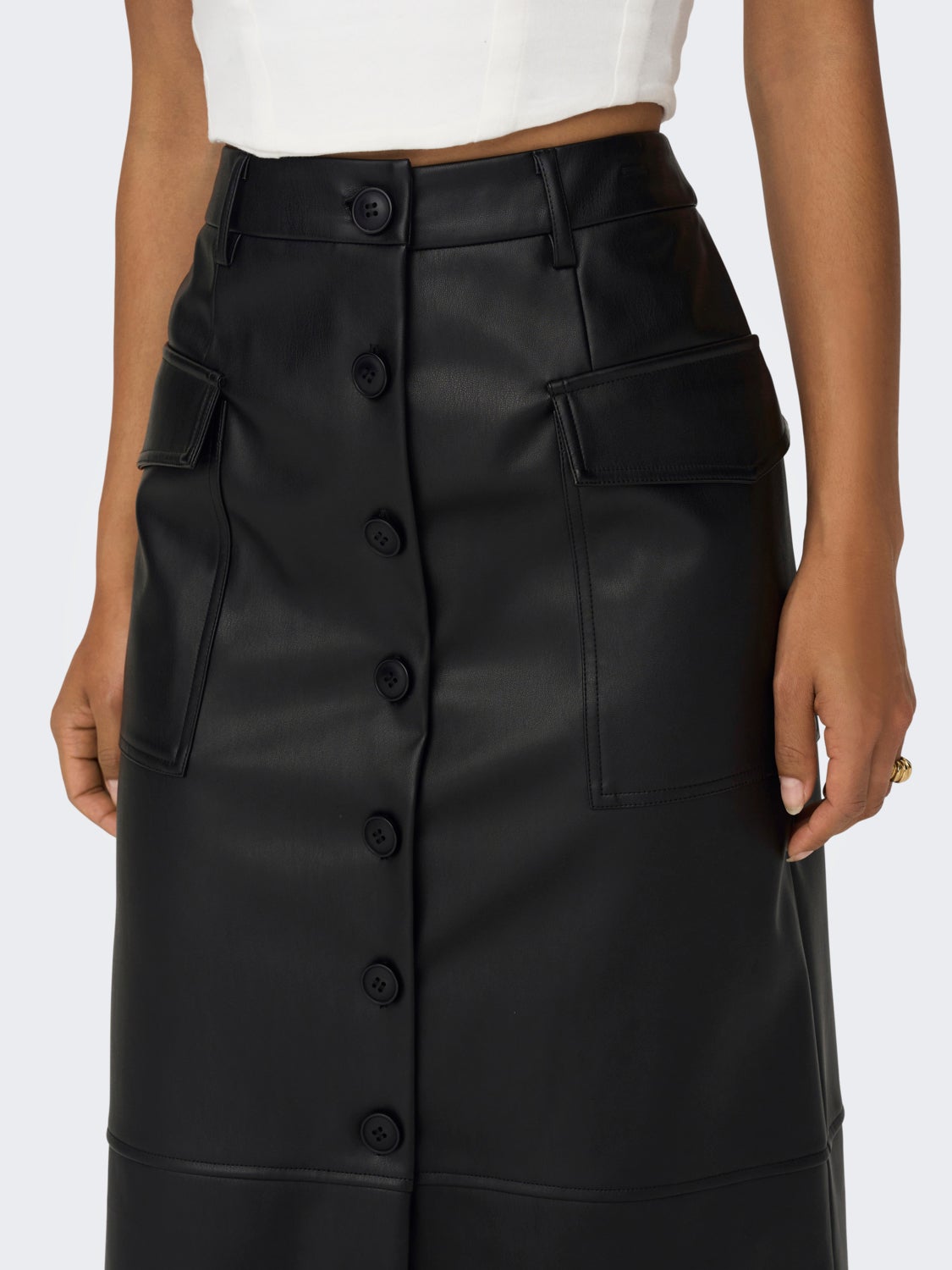 Midi skirt with buttons