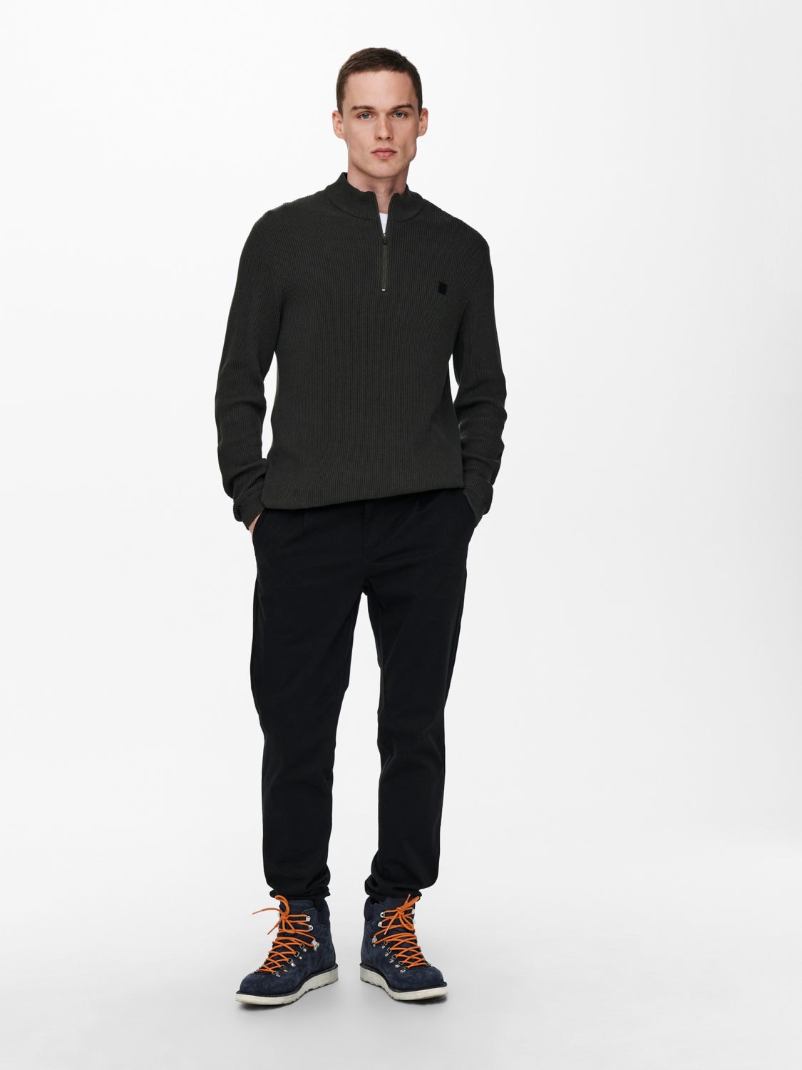 Tapered fit trousers