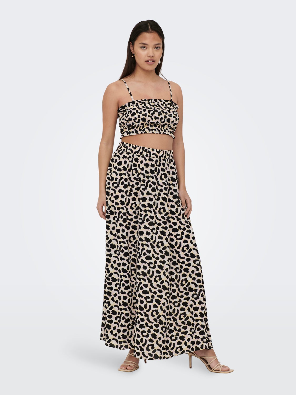 Crop top with thin straps