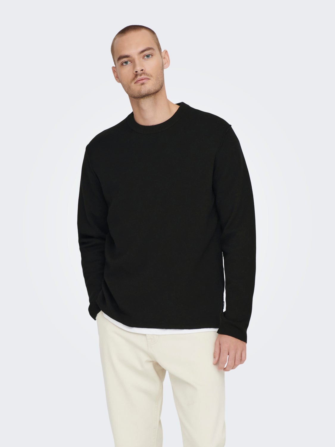 Solid color knitted pullover