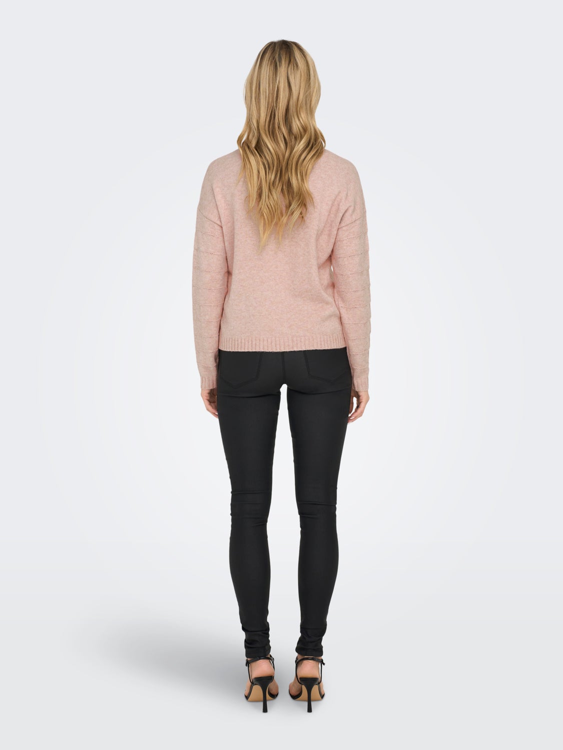 o-neck knit with long sleeves