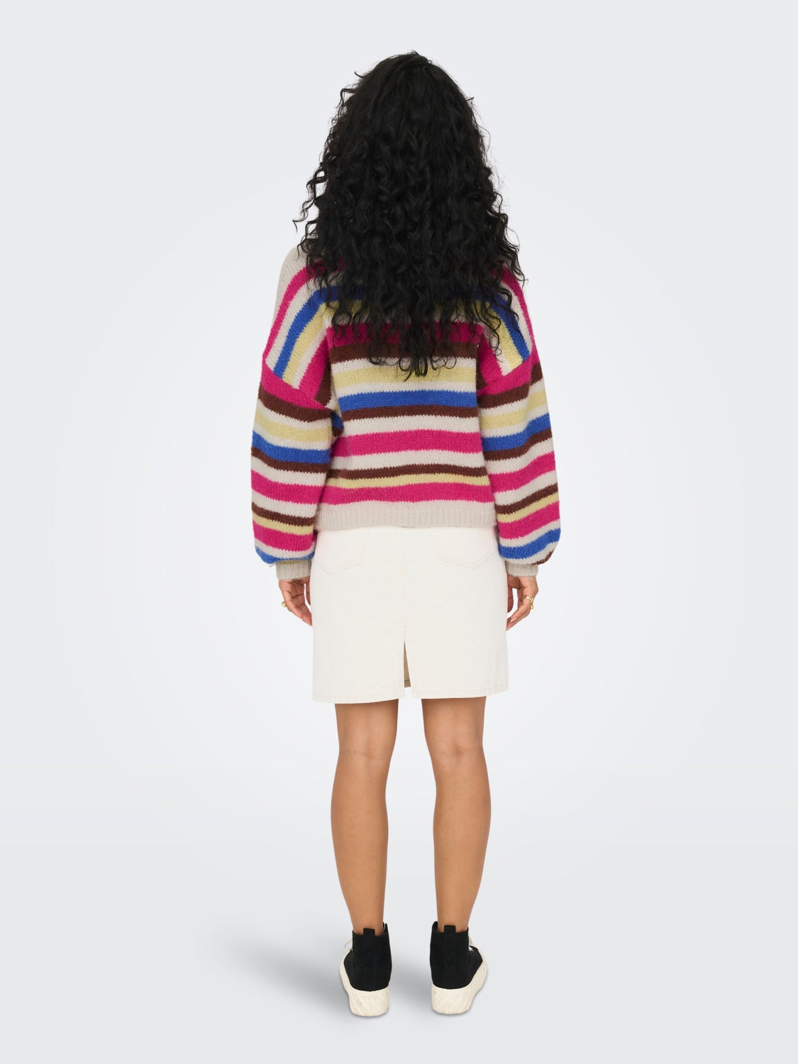 O-neck knitted pullover