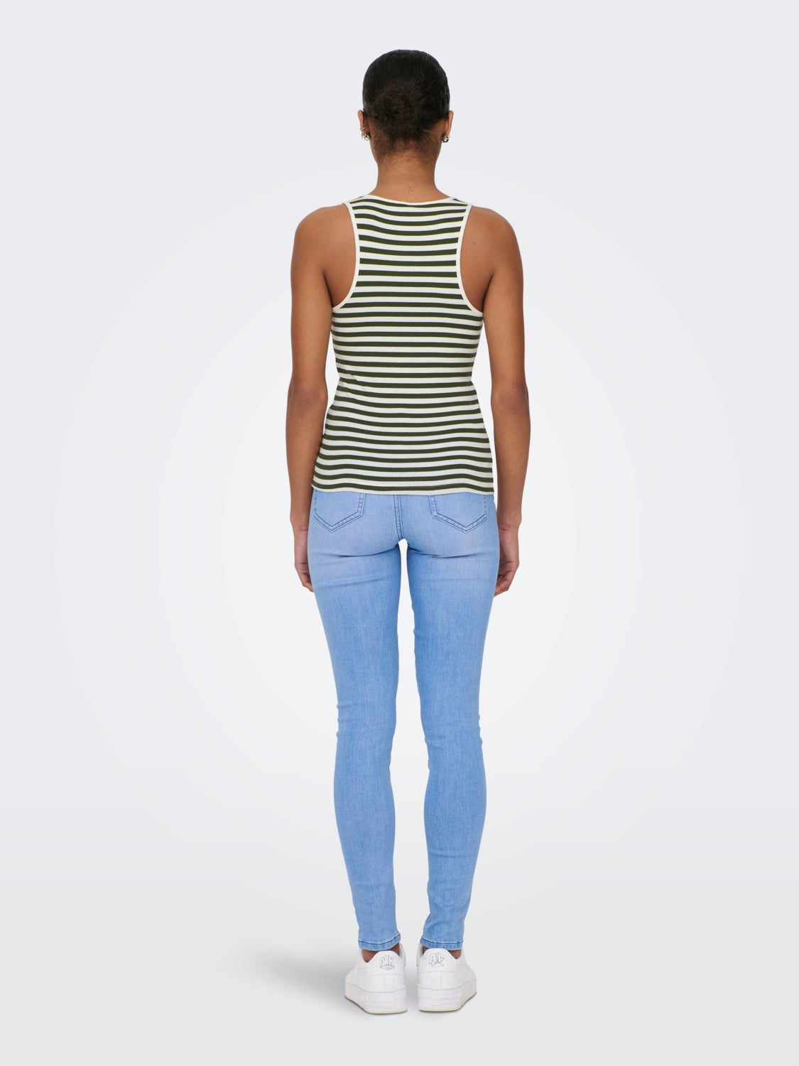 O-neck top with stripe detail