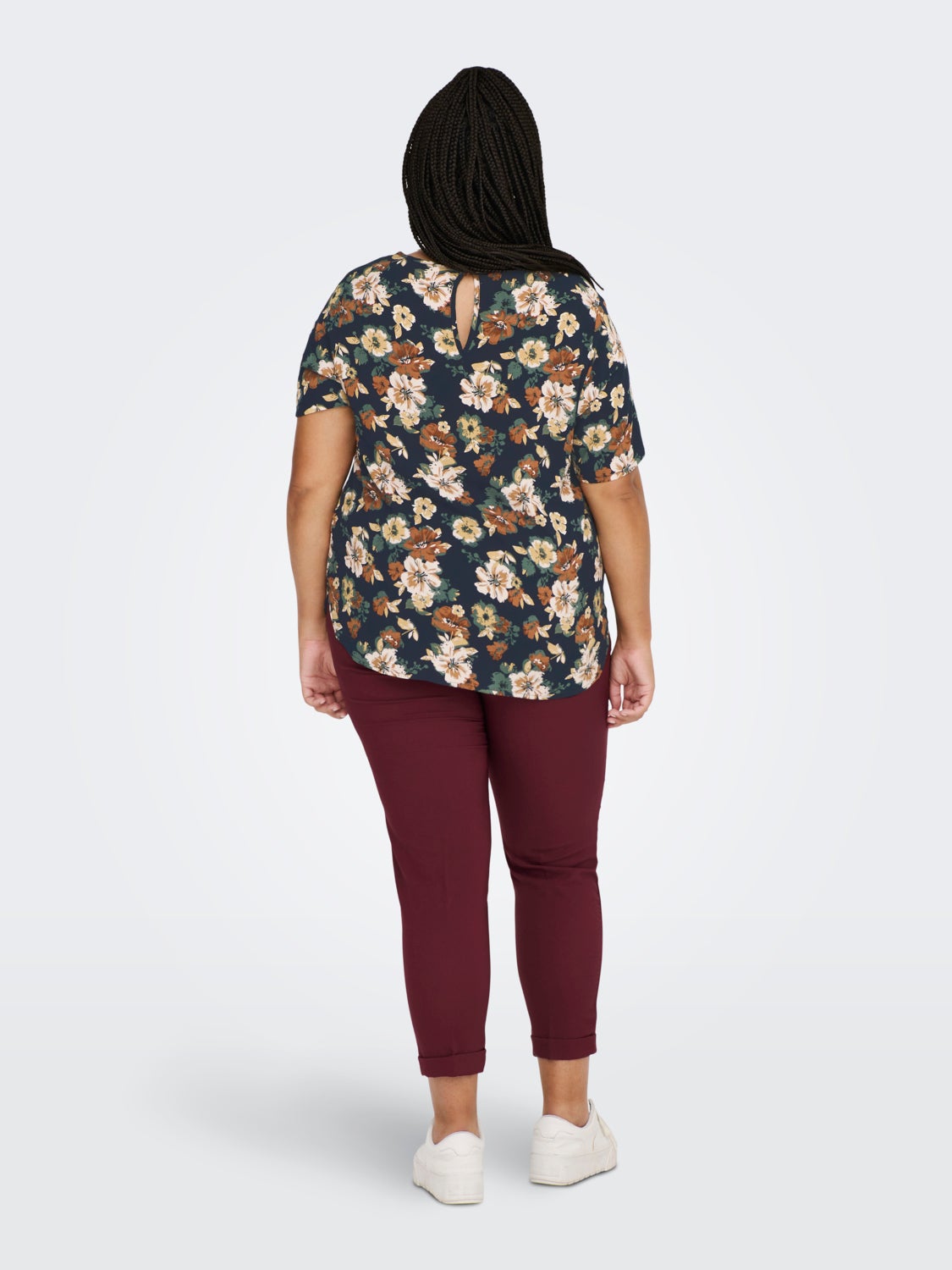 Curvy patterned Short Sleeved Top