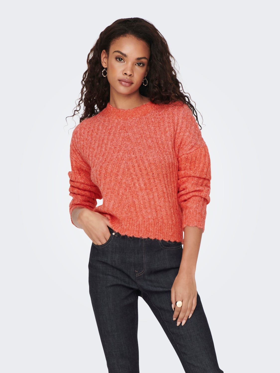 O-neck knitted pullover