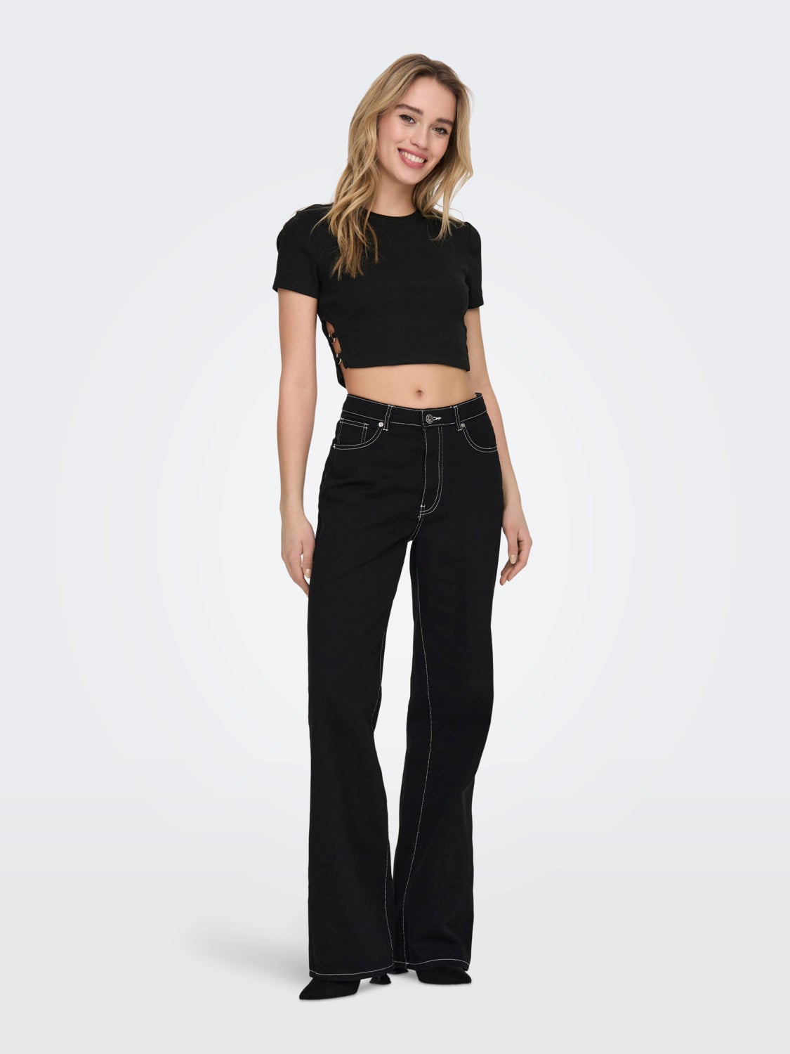 Cut Out Detailed Cropped Top