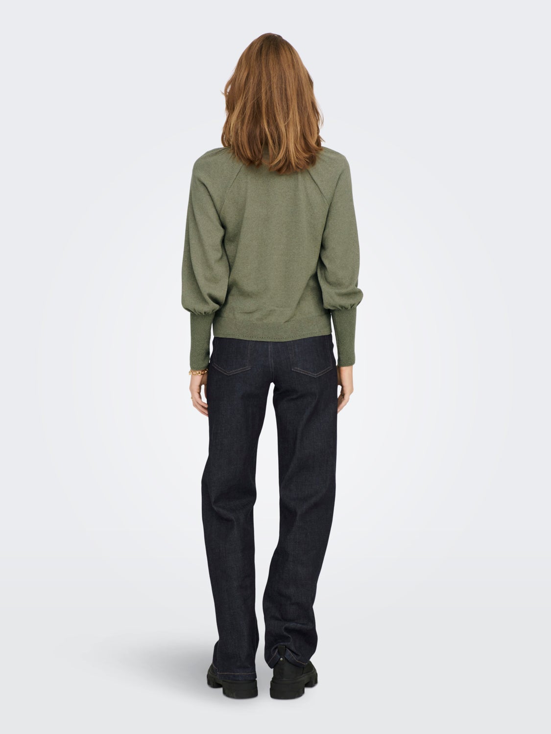 Pullover with puff sleeves