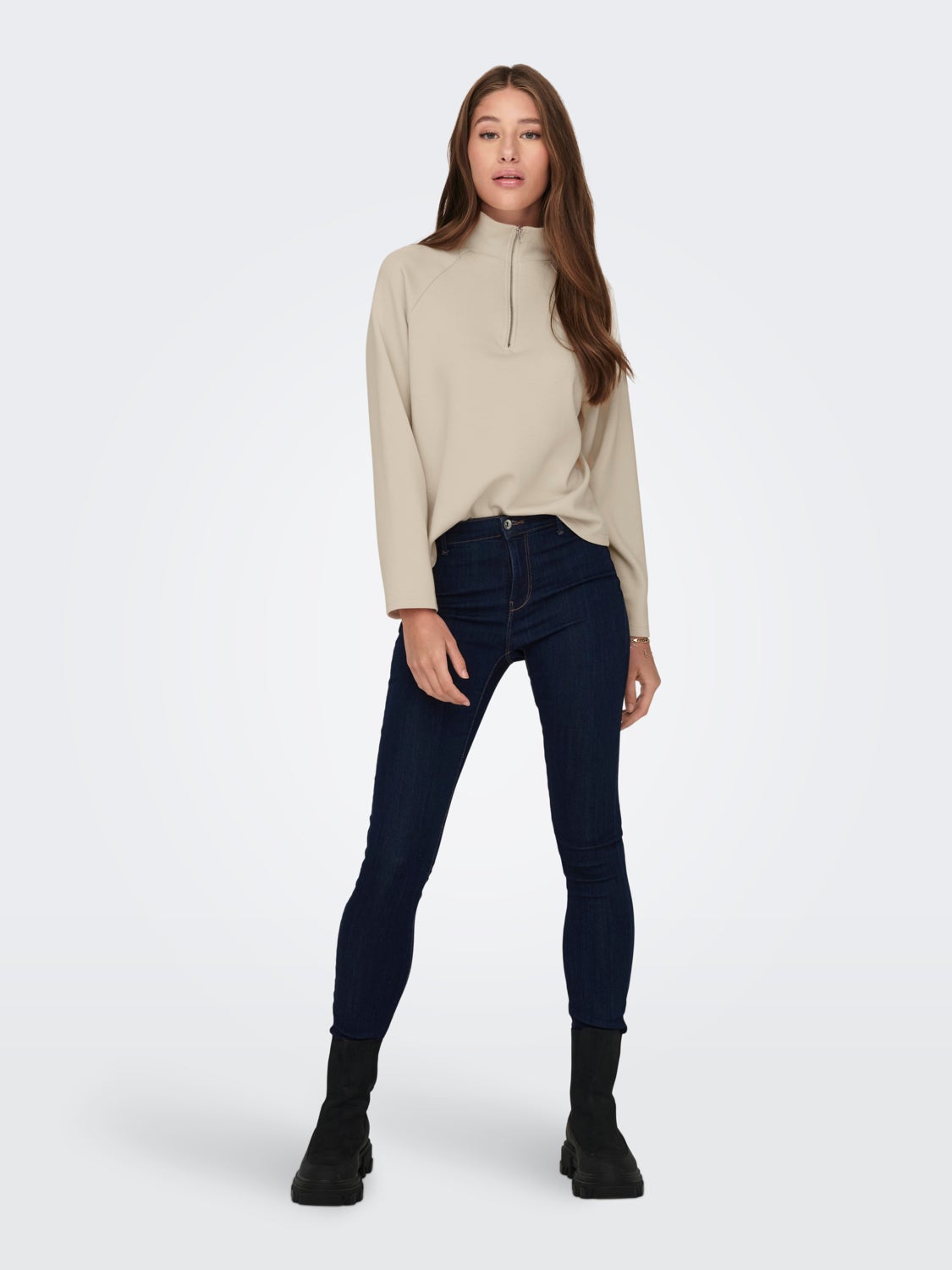 High neck sweatshirt