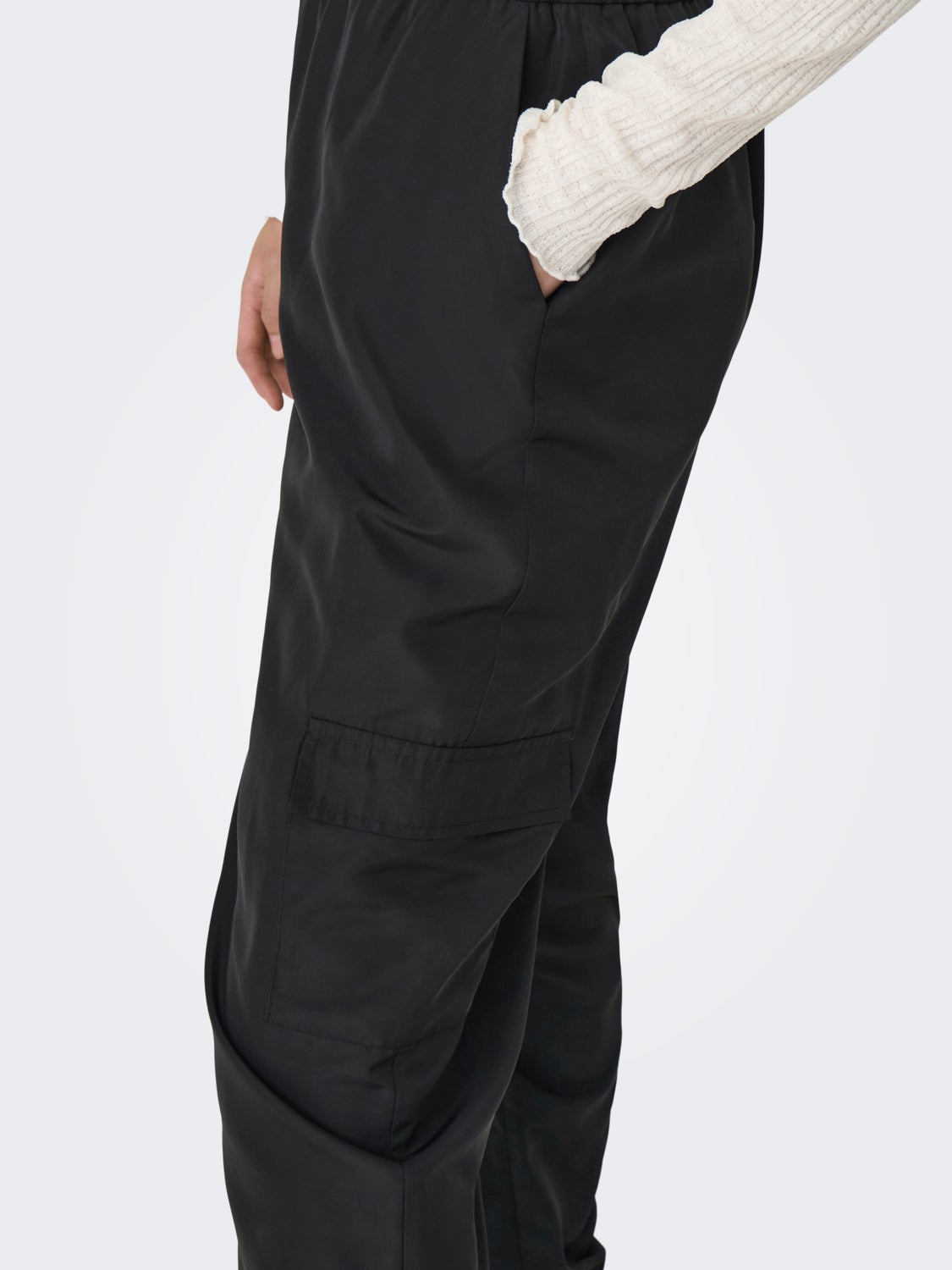 Cargo trousers with mid waist