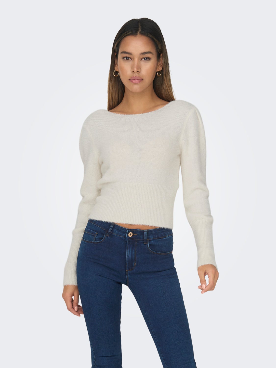 Solid color knitted pullover