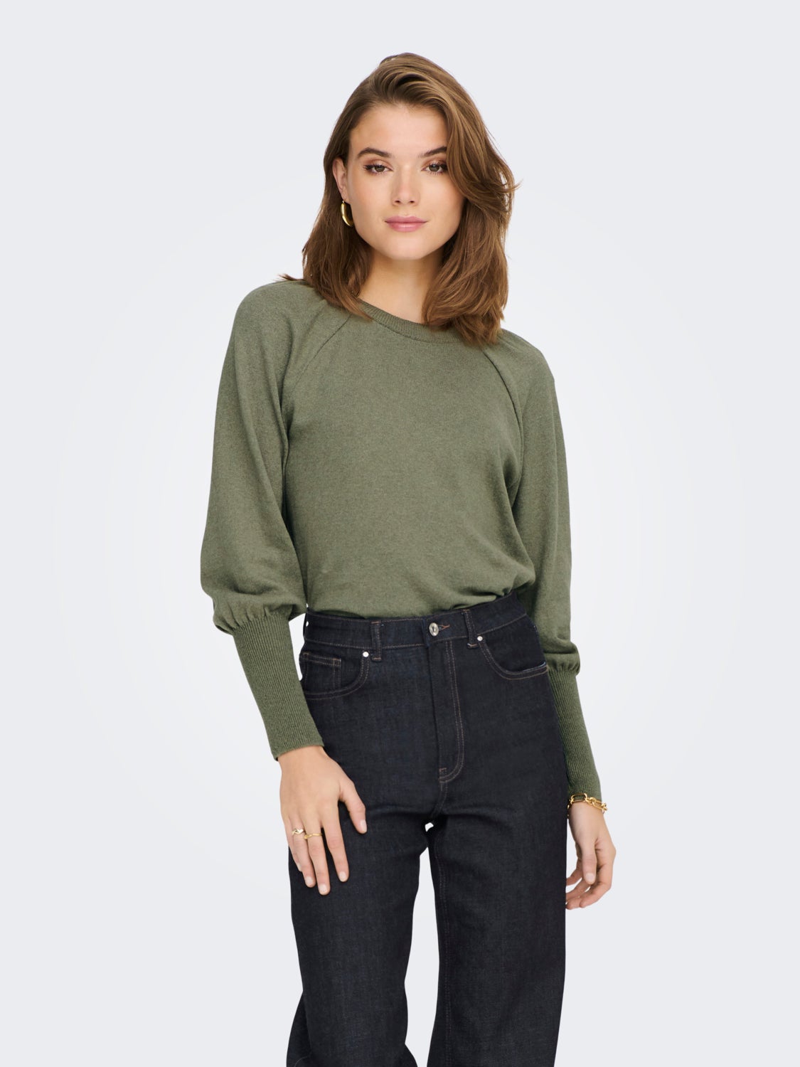 Pullover with puff sleeves