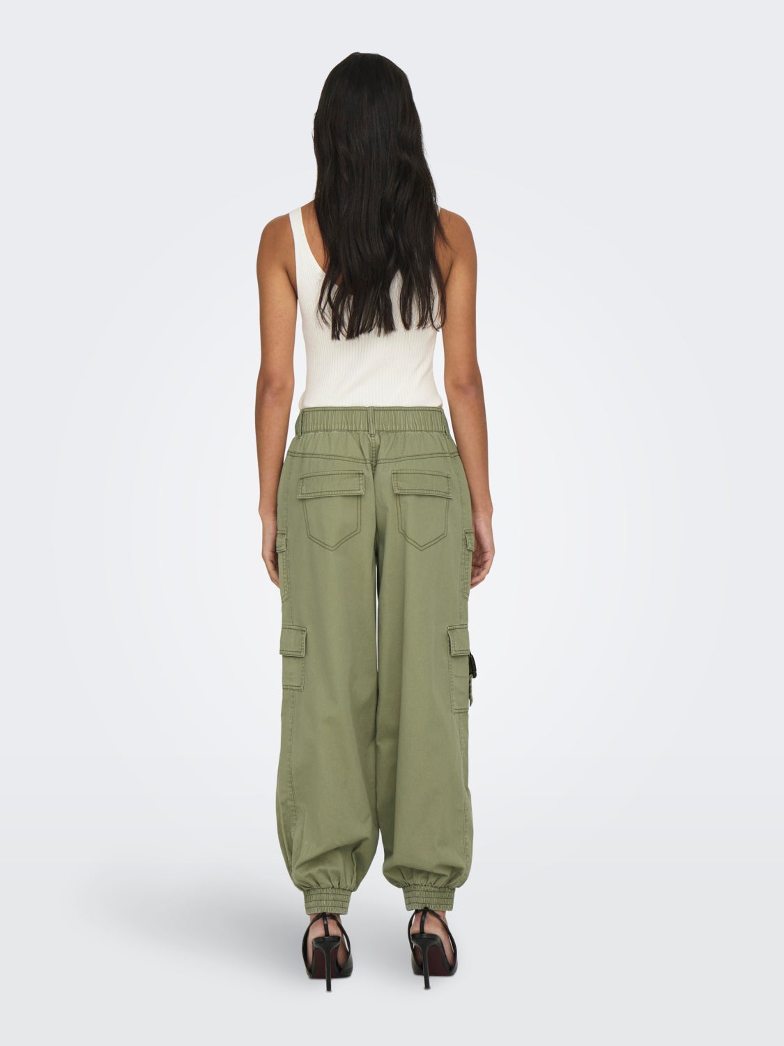 Loose fit cargo pants