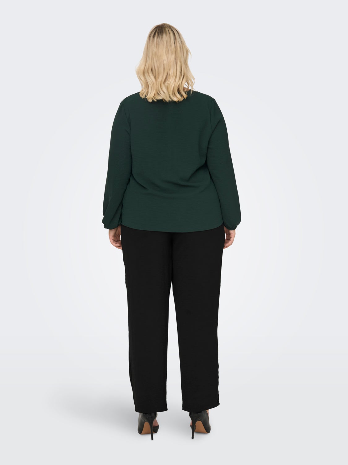 Curvy solid color trousers