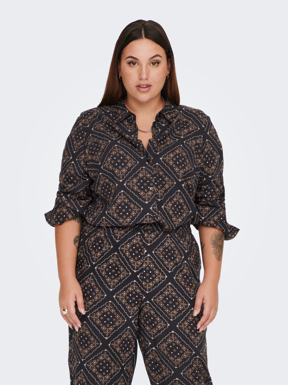 Curvy Patterned Shirt