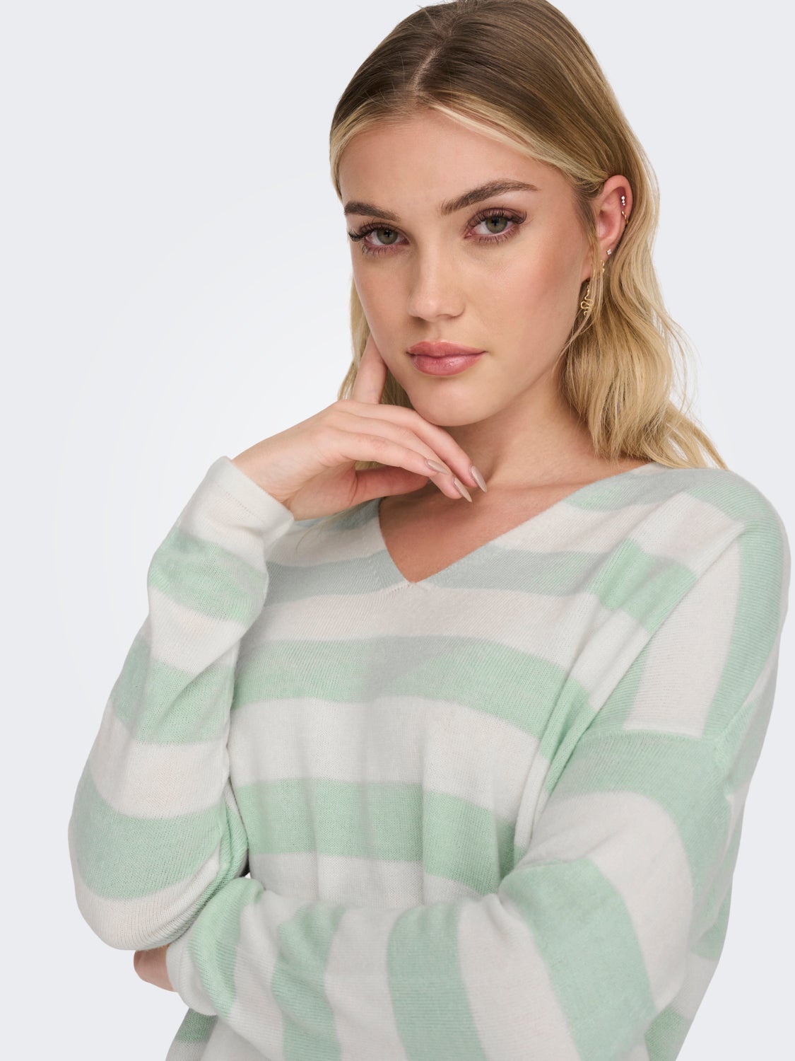 V-neck Knitted Pullover