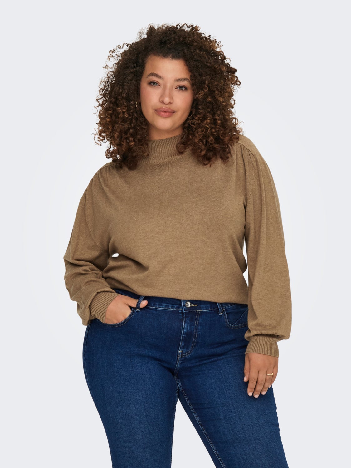 Curvy top with high neck