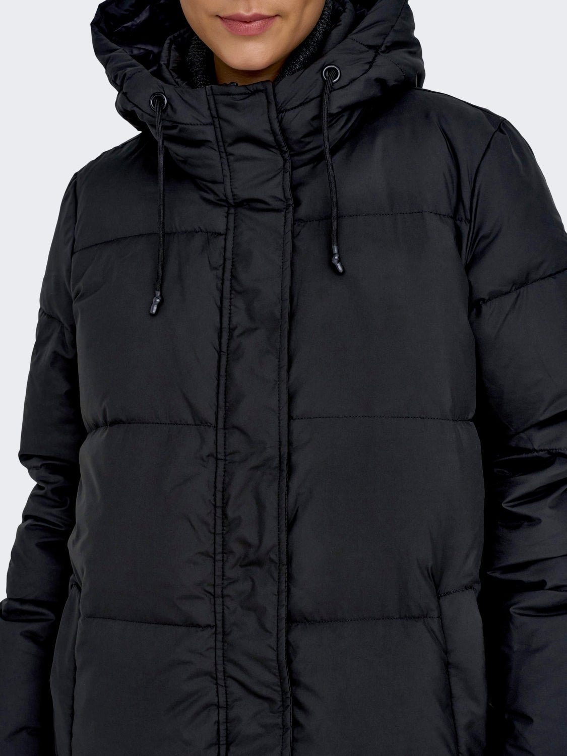 Puffer jacket with hood