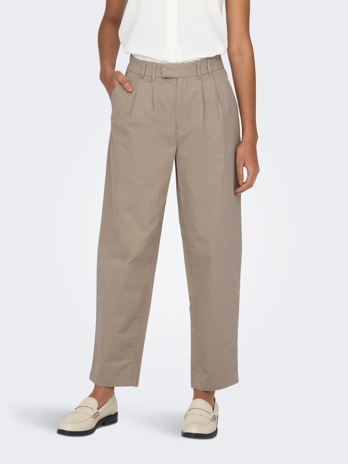 Loose Pleat Chinos