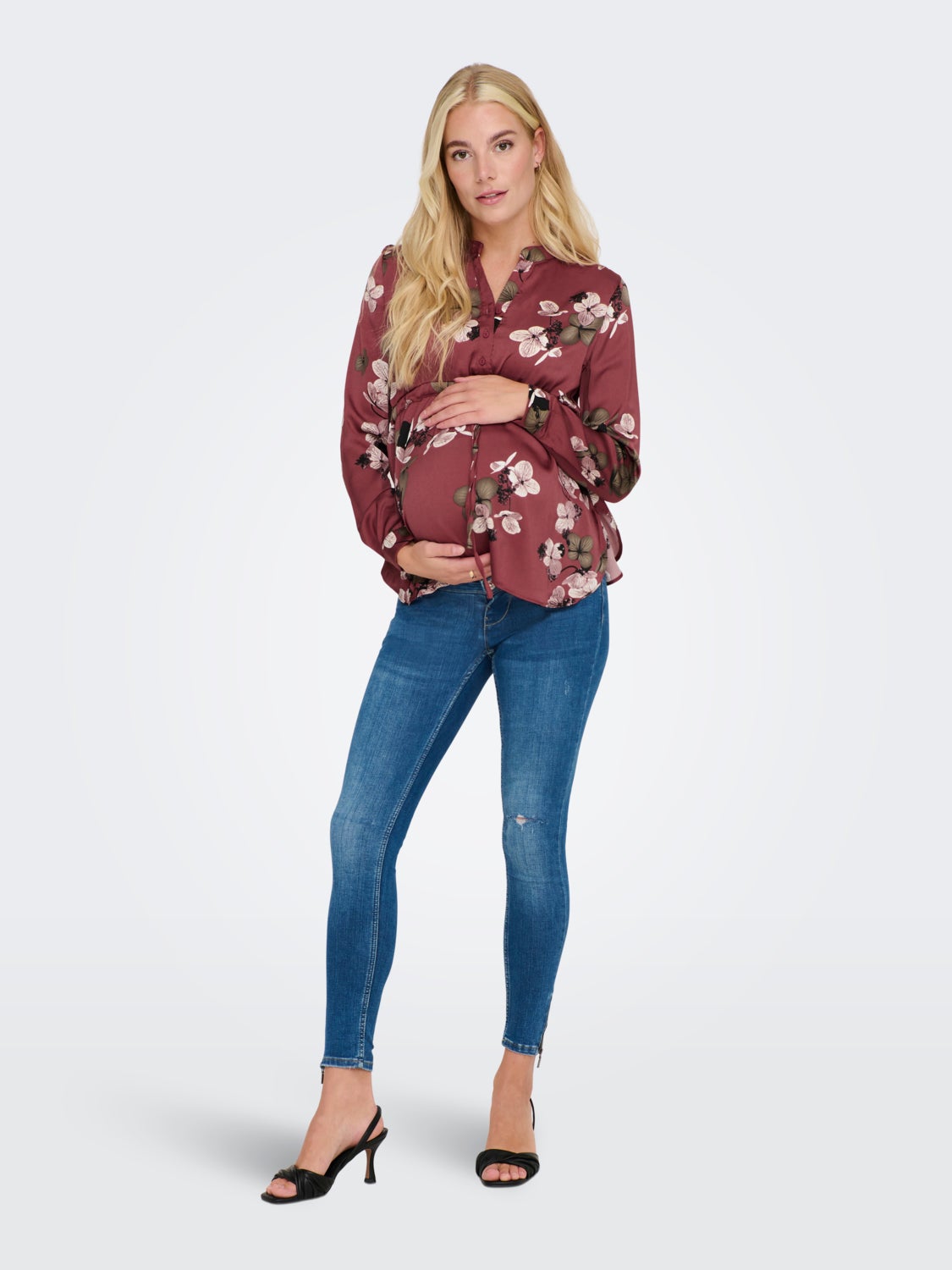 Mama 7/8 sleeved V-neck Top