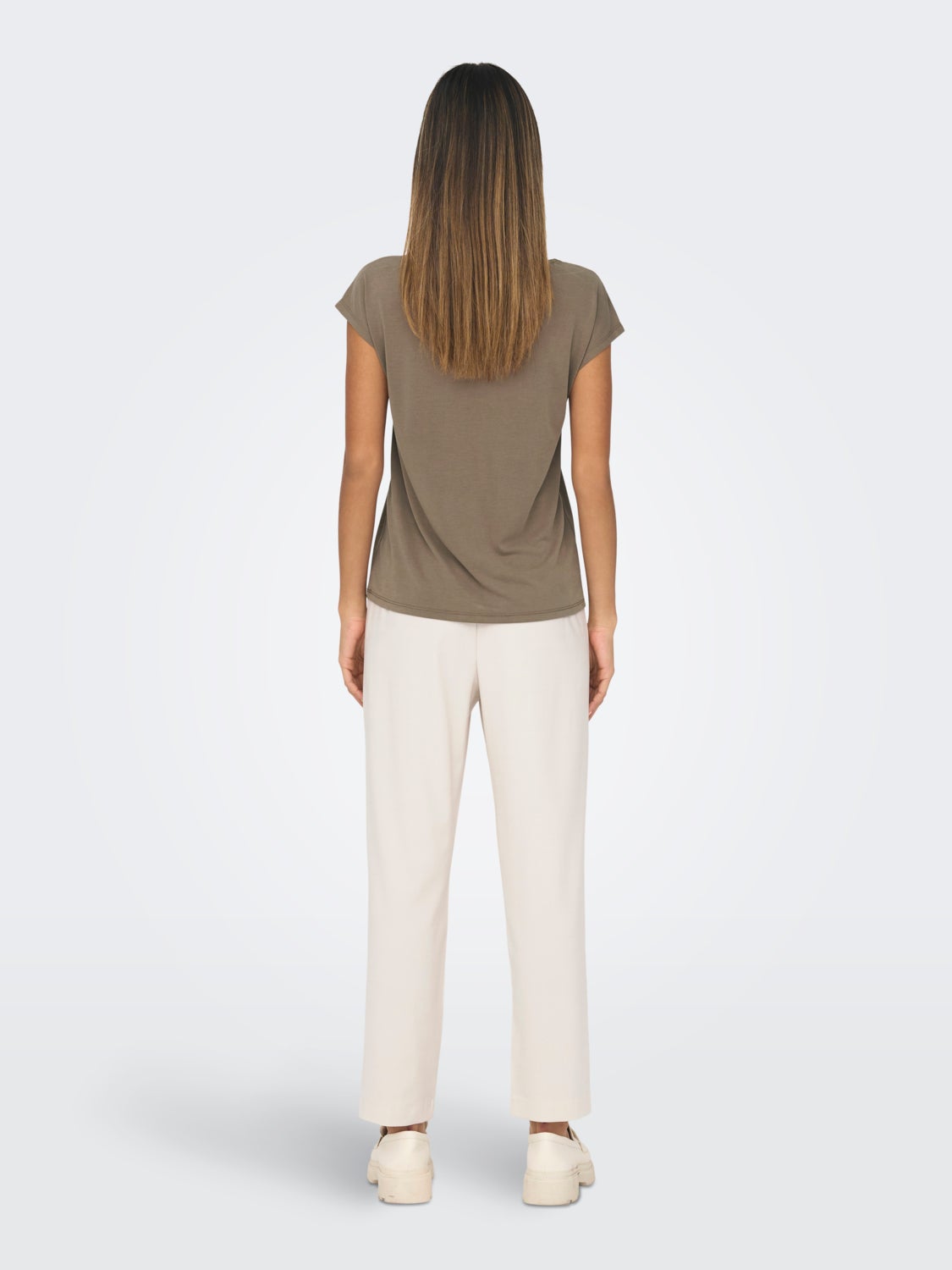 V-NECK TOP WITH SHORT SLEEVES