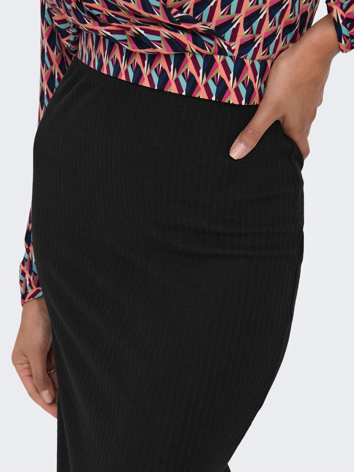 Midi skirt with slice