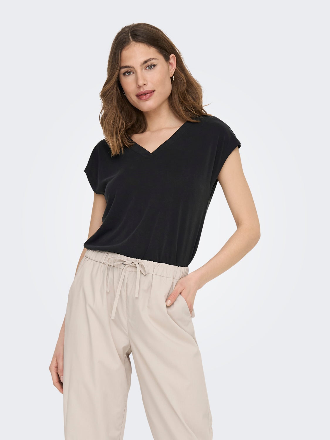 V-NECK TOP WITH SHORT SLEEVES