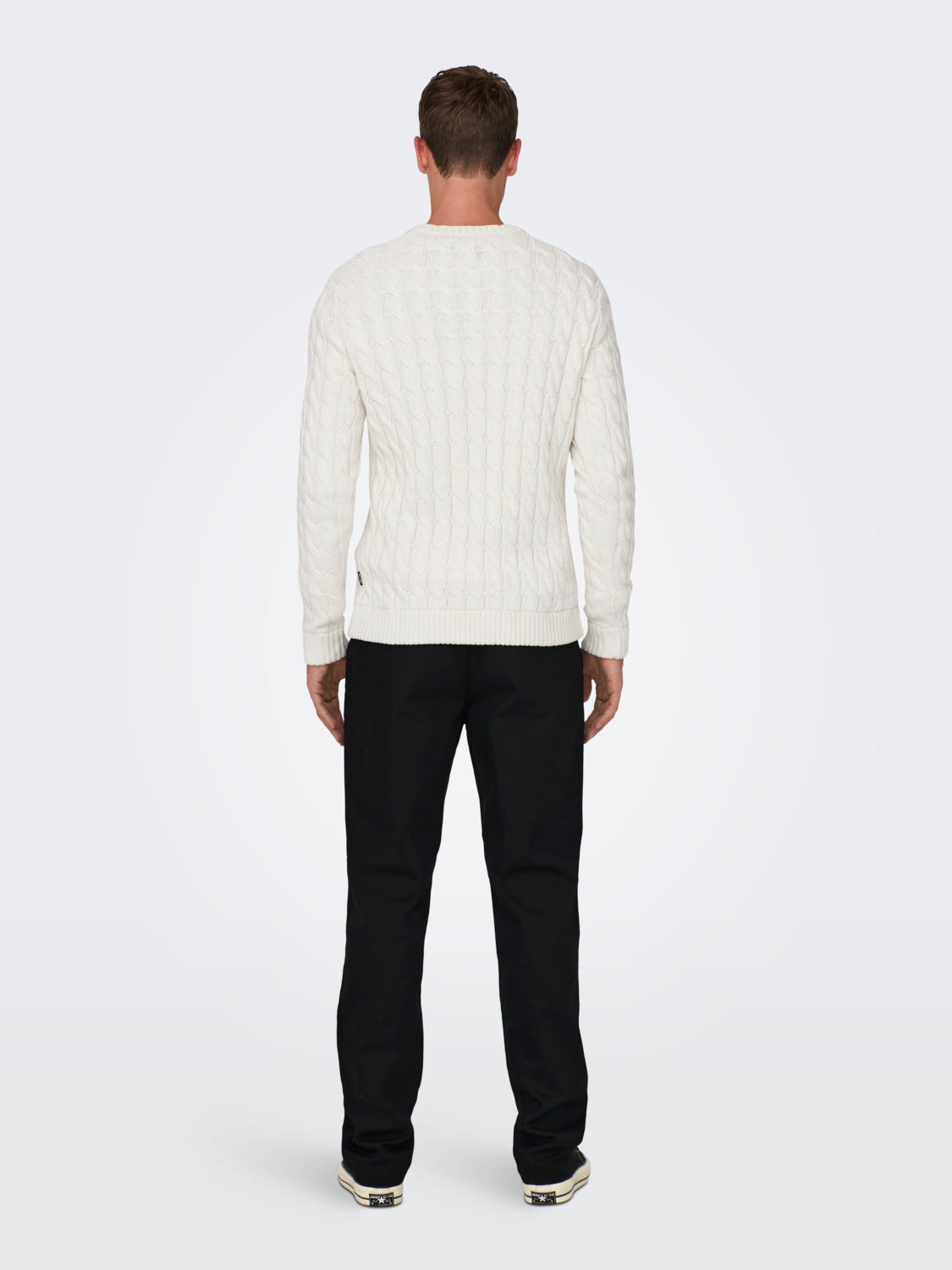 Crew neck knitted pullover