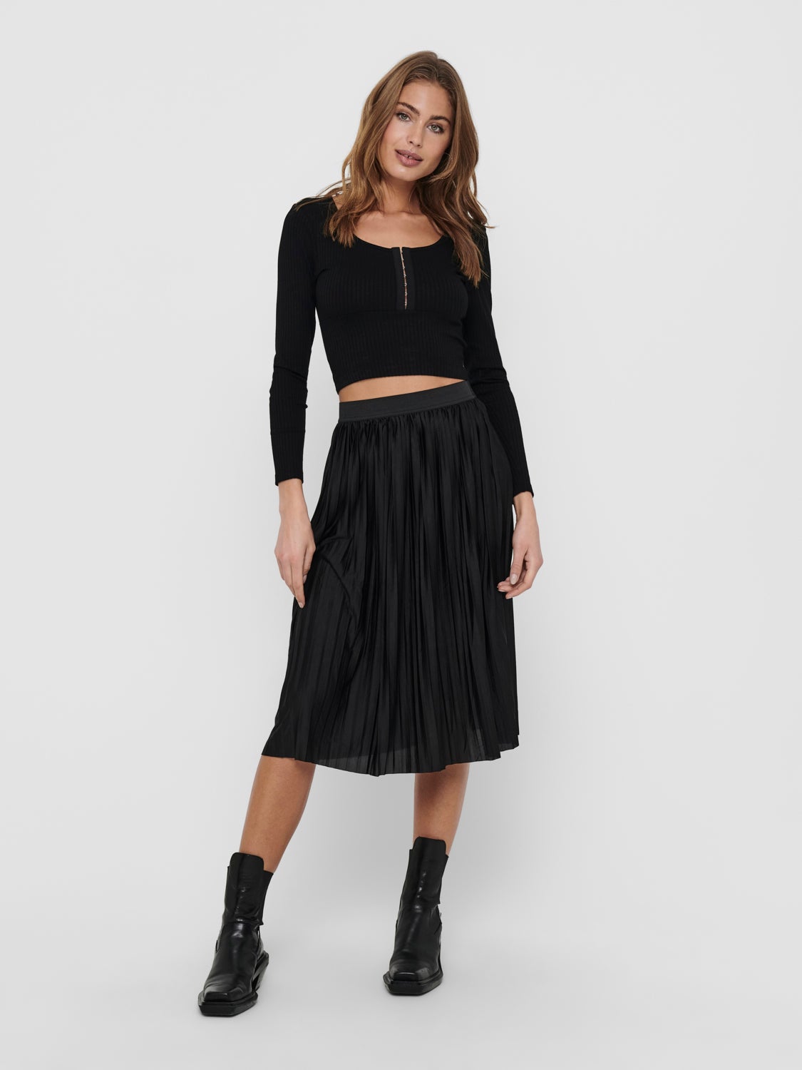 Pleated Midi skirt