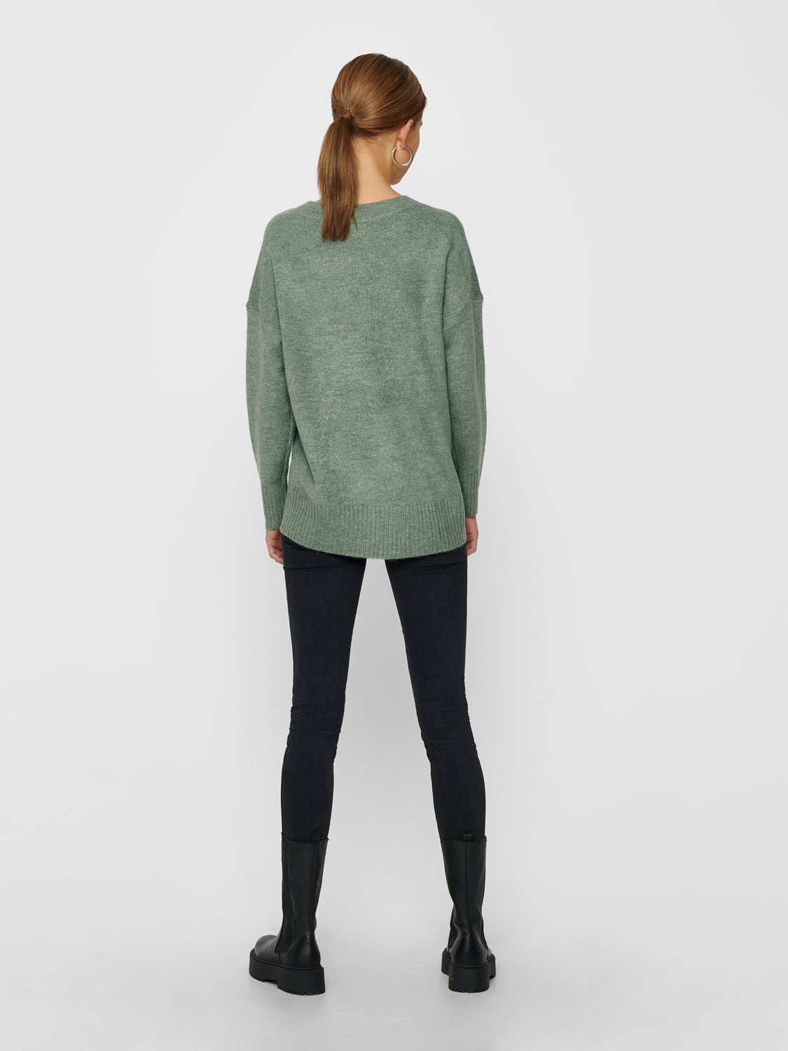 O-neck knitted pullover