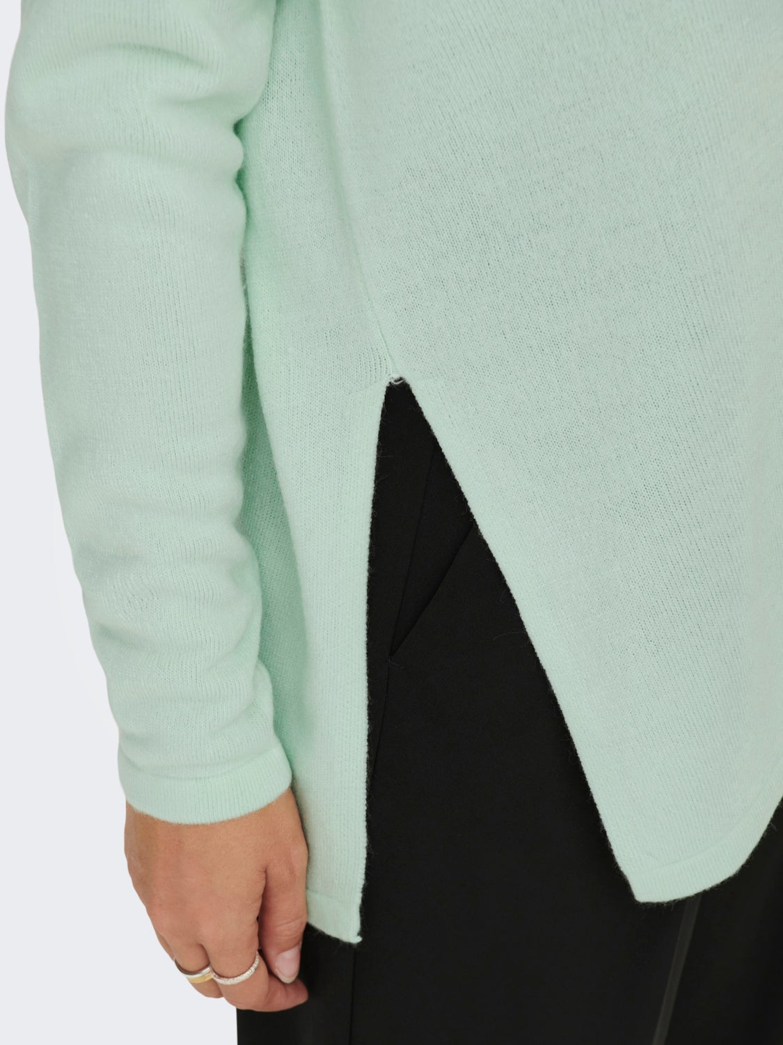 V-neck Knitted Pullover