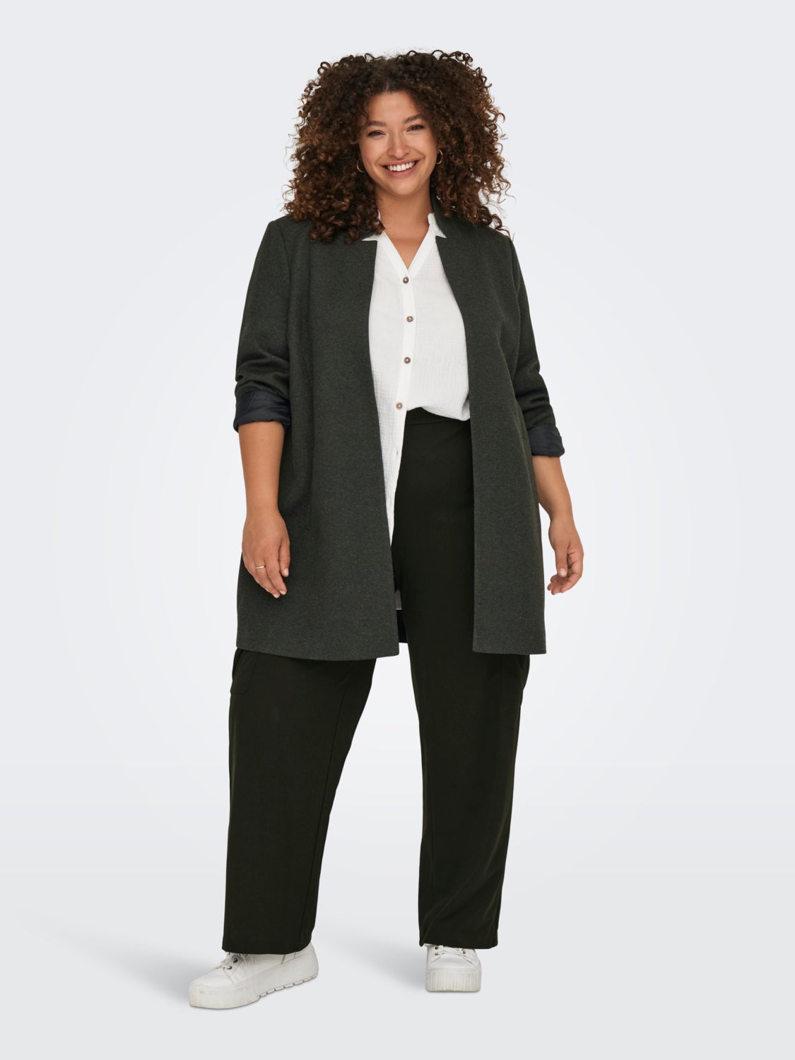 Curvy blazer with spread collar