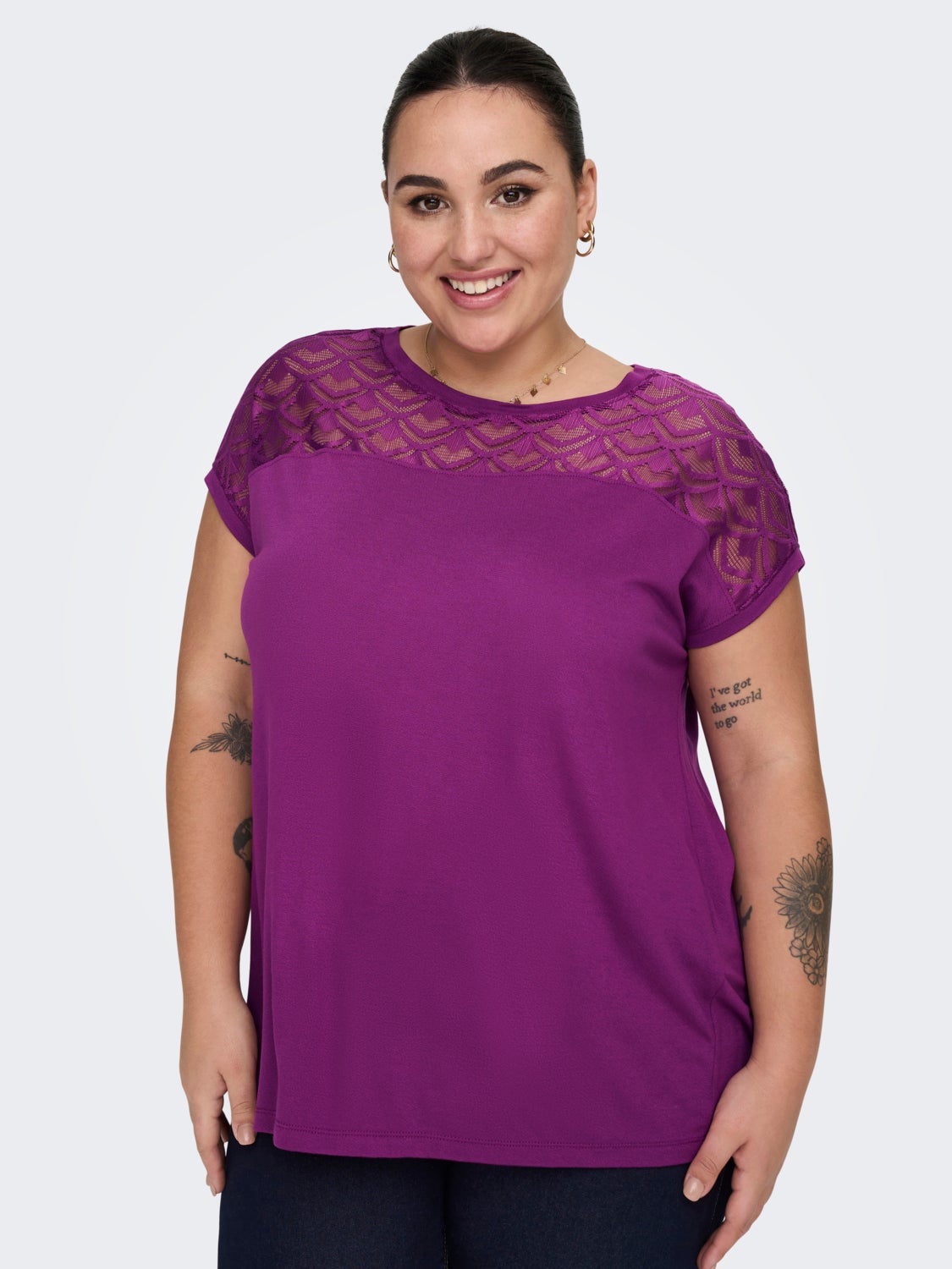 Curvy lace detail Top