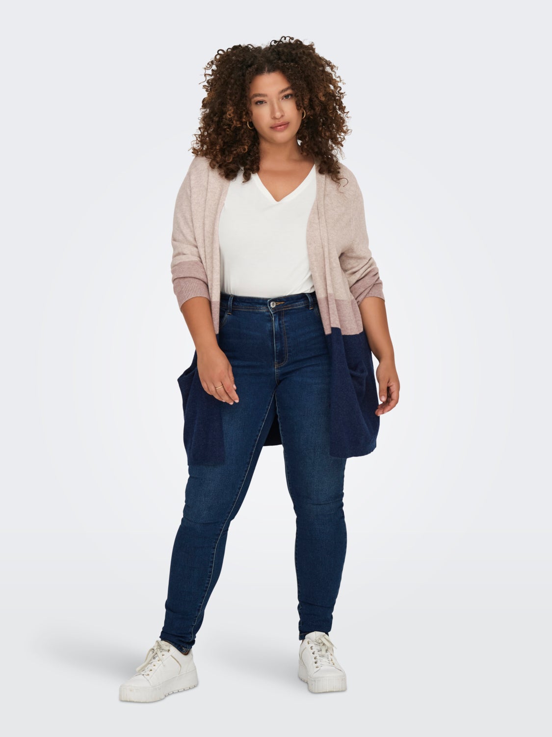 Curvy knitted cardigan