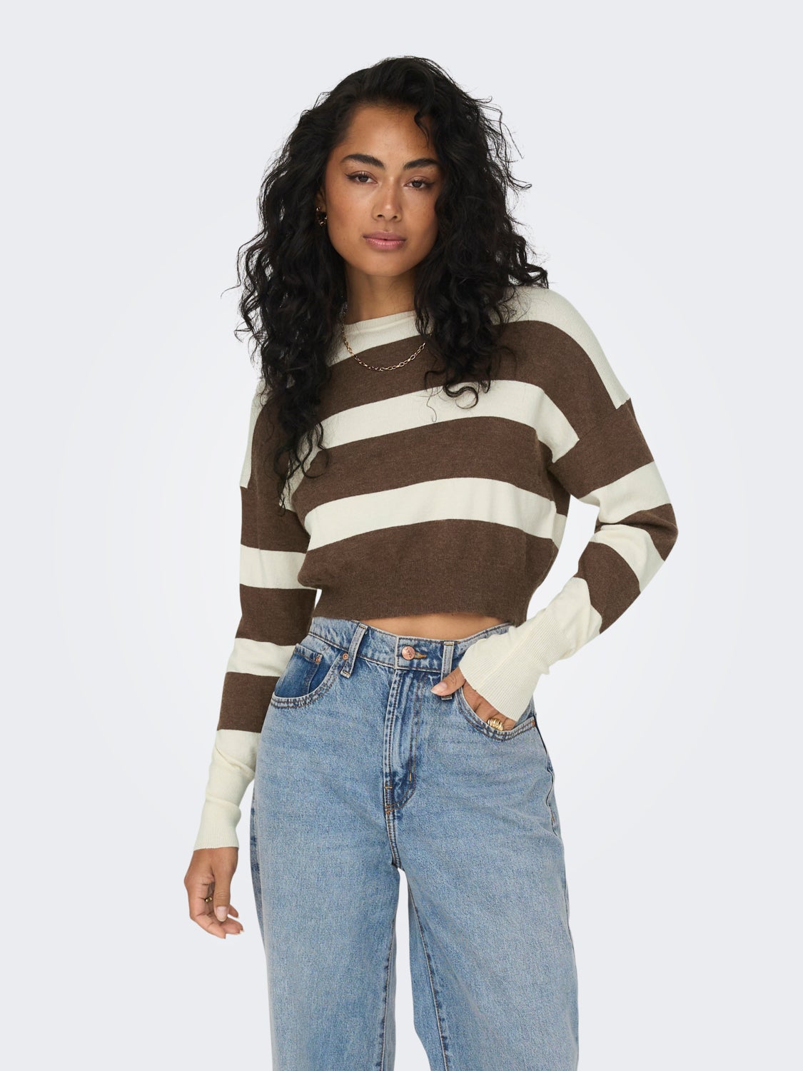 cropped o-neck shirt with stripes