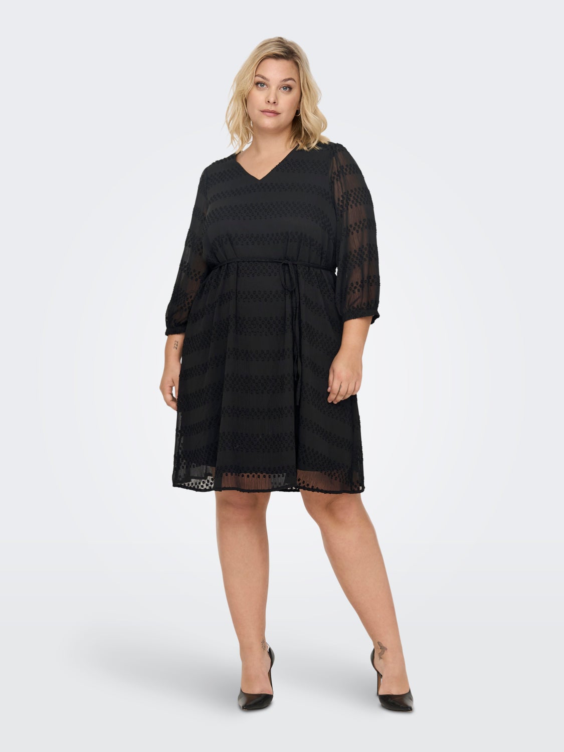 Curvy 3/4 sleeved knee Dress