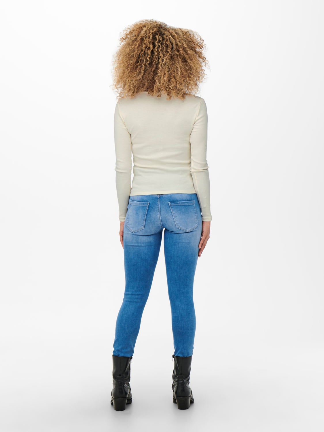 Long sleeved button detailed Top