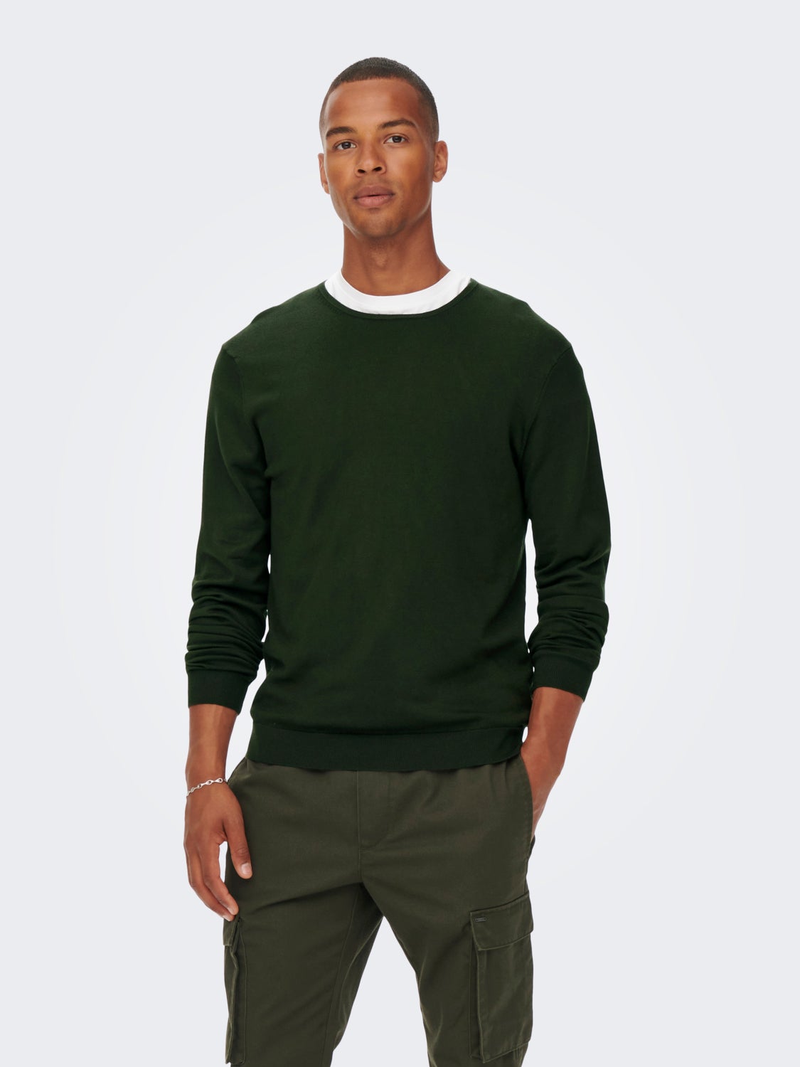 Solid color knitted pullover