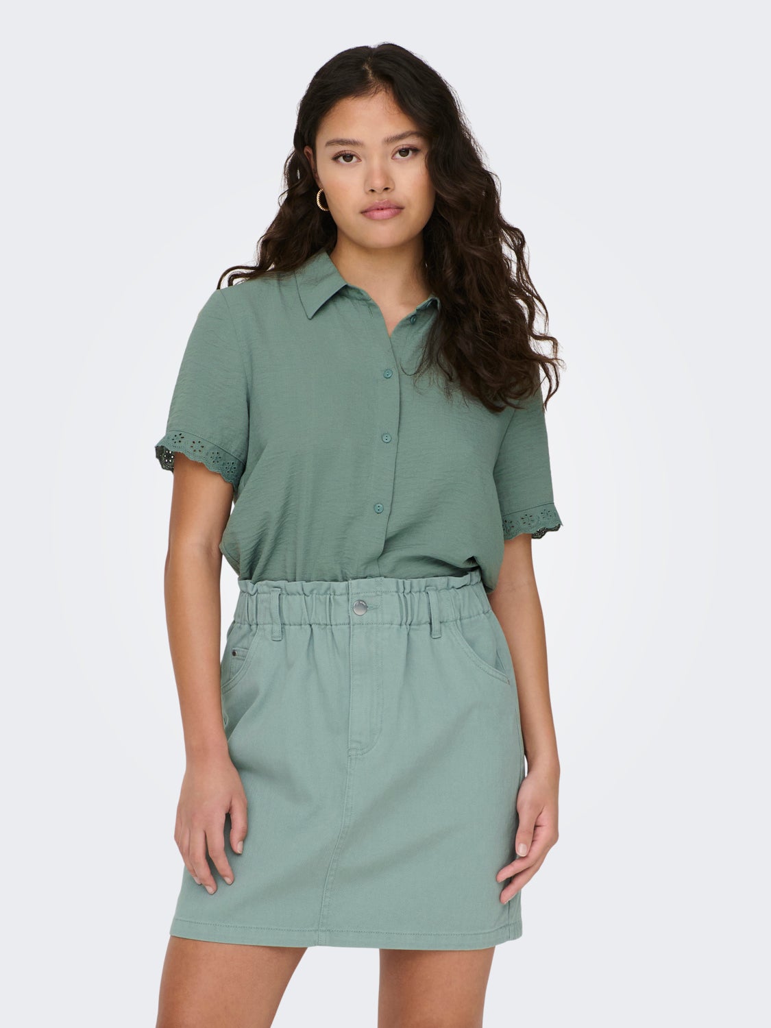 Short Sleeves Shirt With Lace Edge