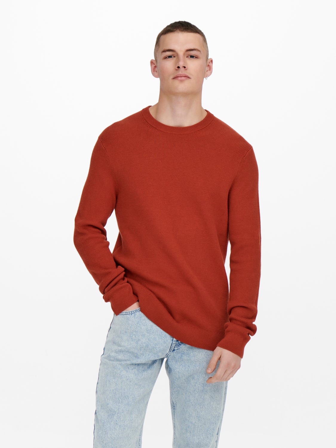 Solid color knitted pullover