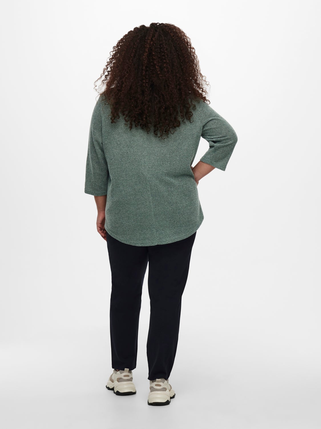 Curvy solid colored 3/4 sleeved top