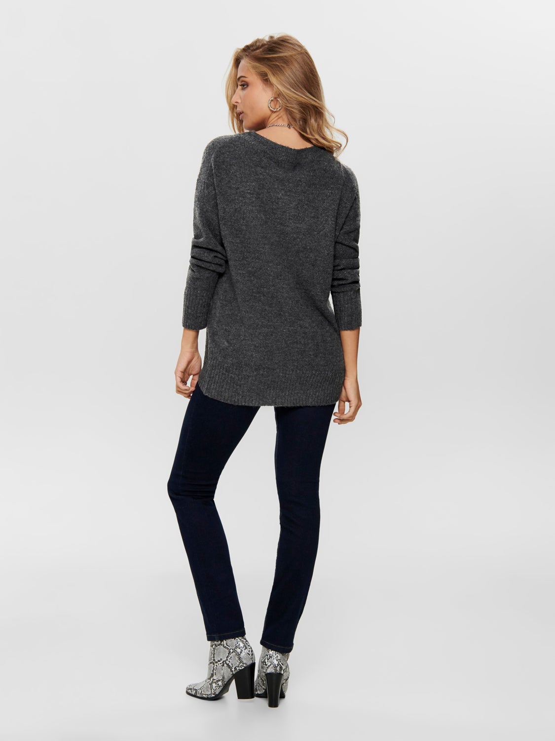 O-neck knitted pullover
