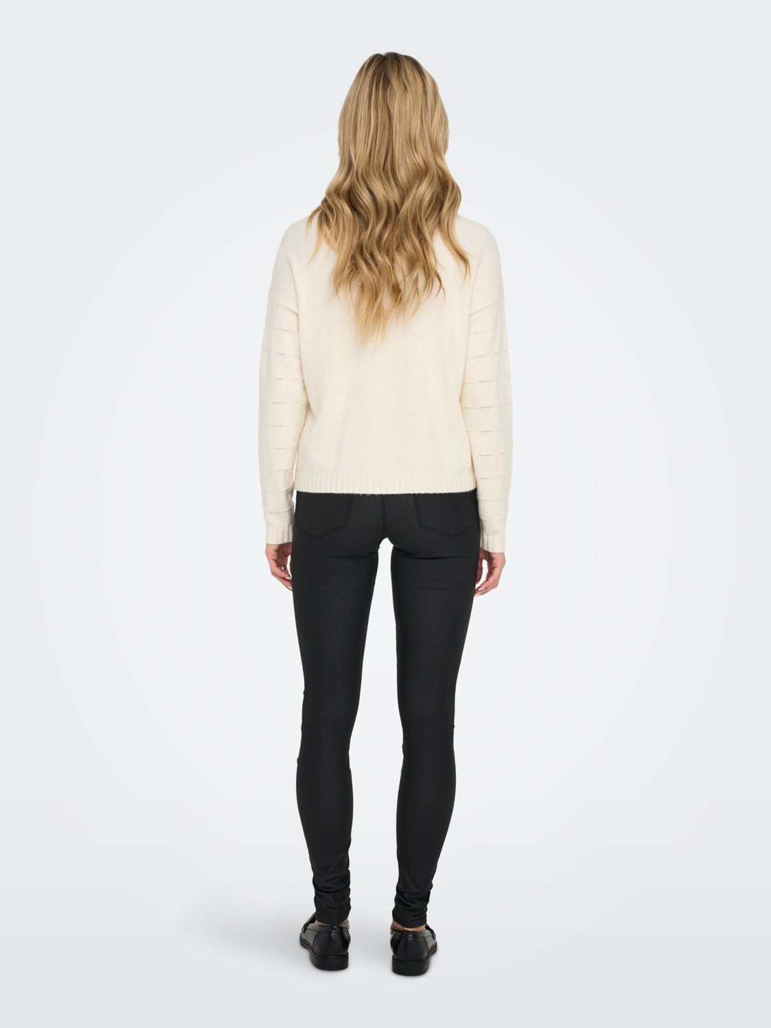 o-neck knit with long sleeves