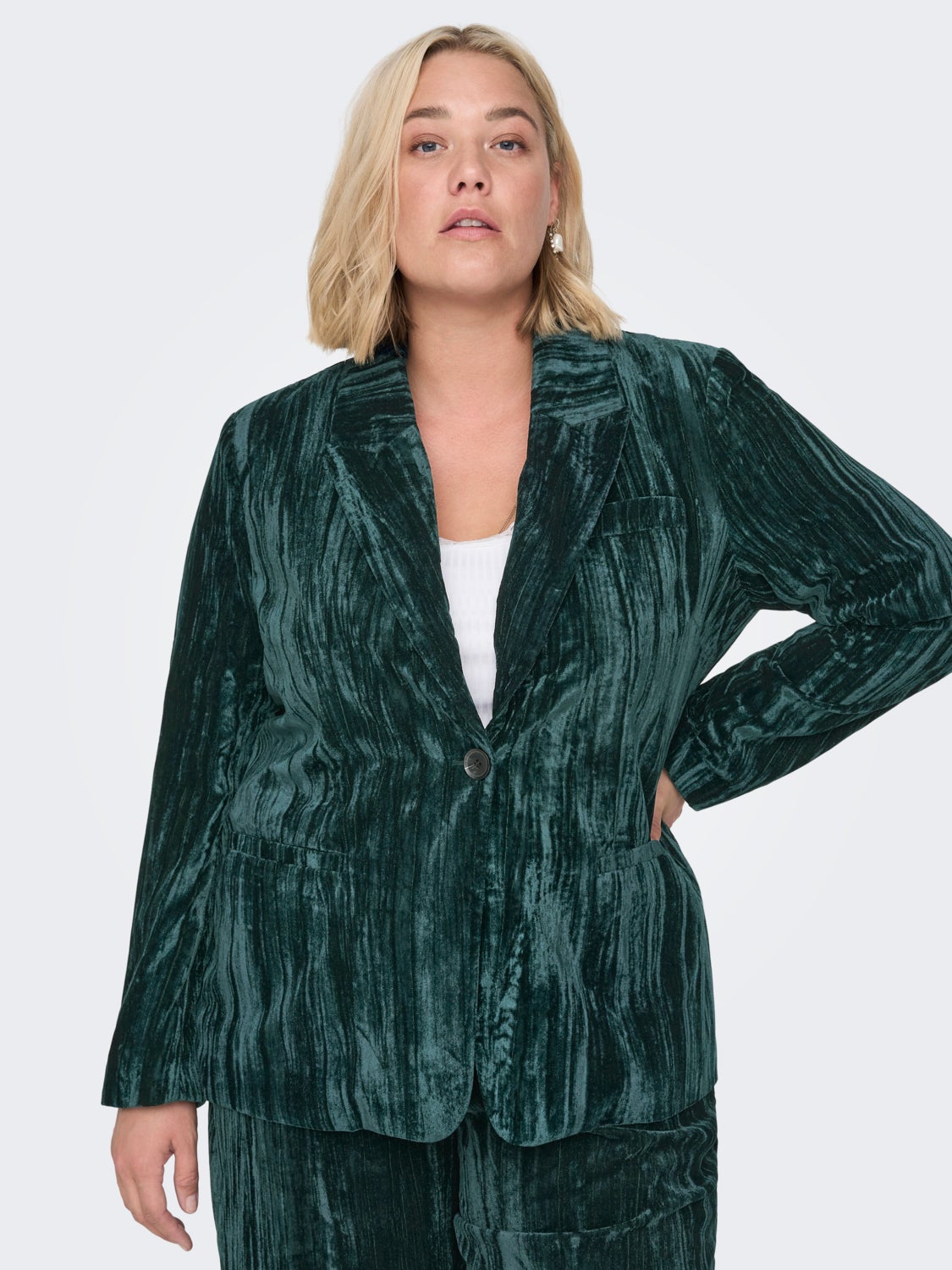 Curvy Velvet Blazer