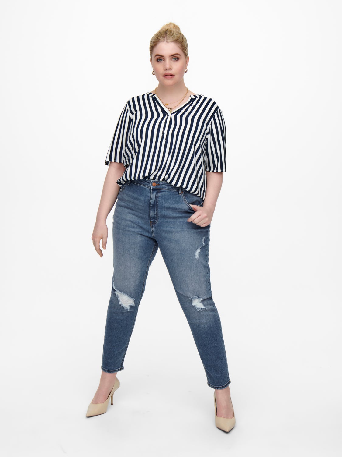 Curvy CAREneda Destoyed Ankle high waisted jeans