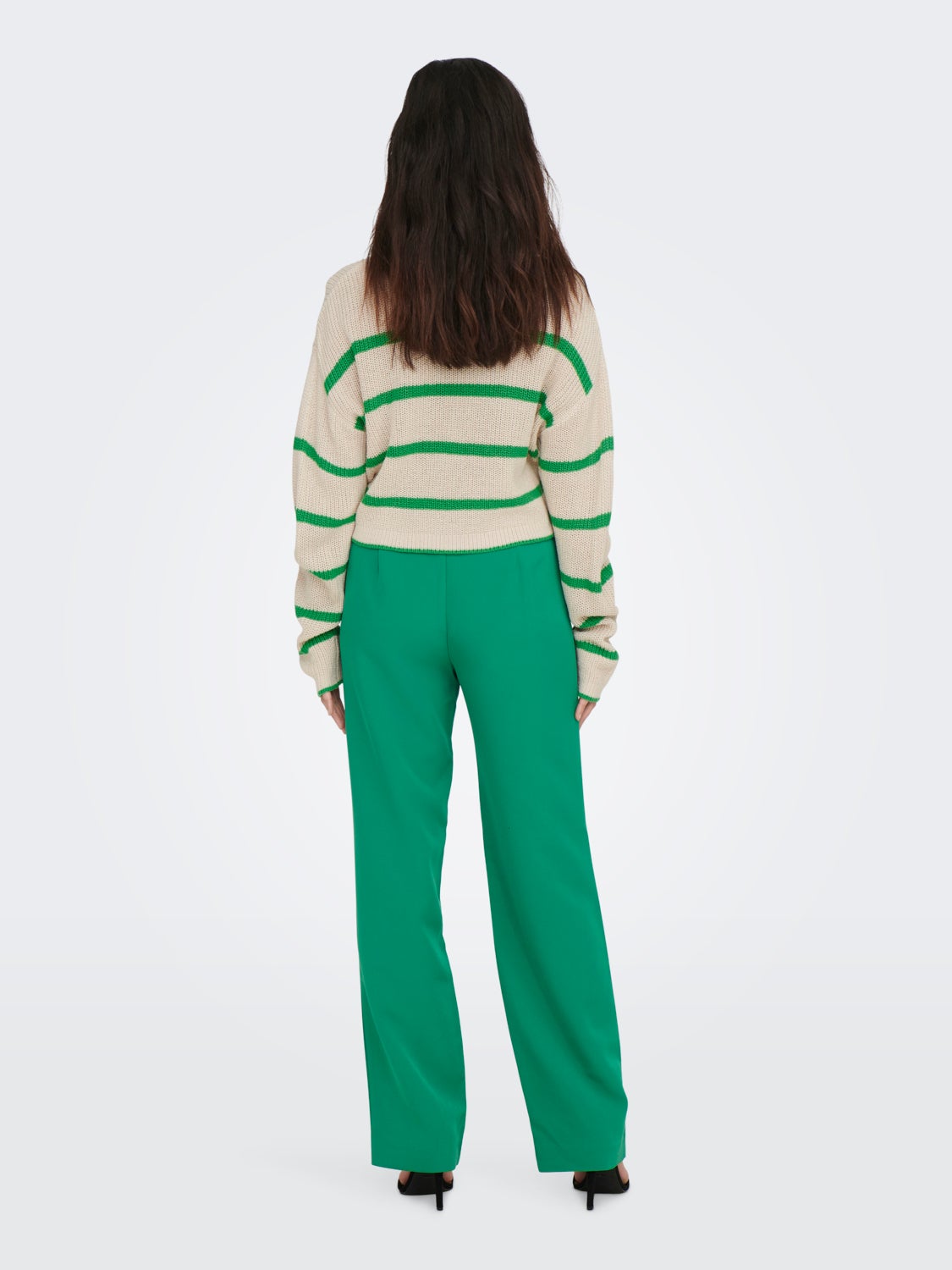 Cropped knitted pullover