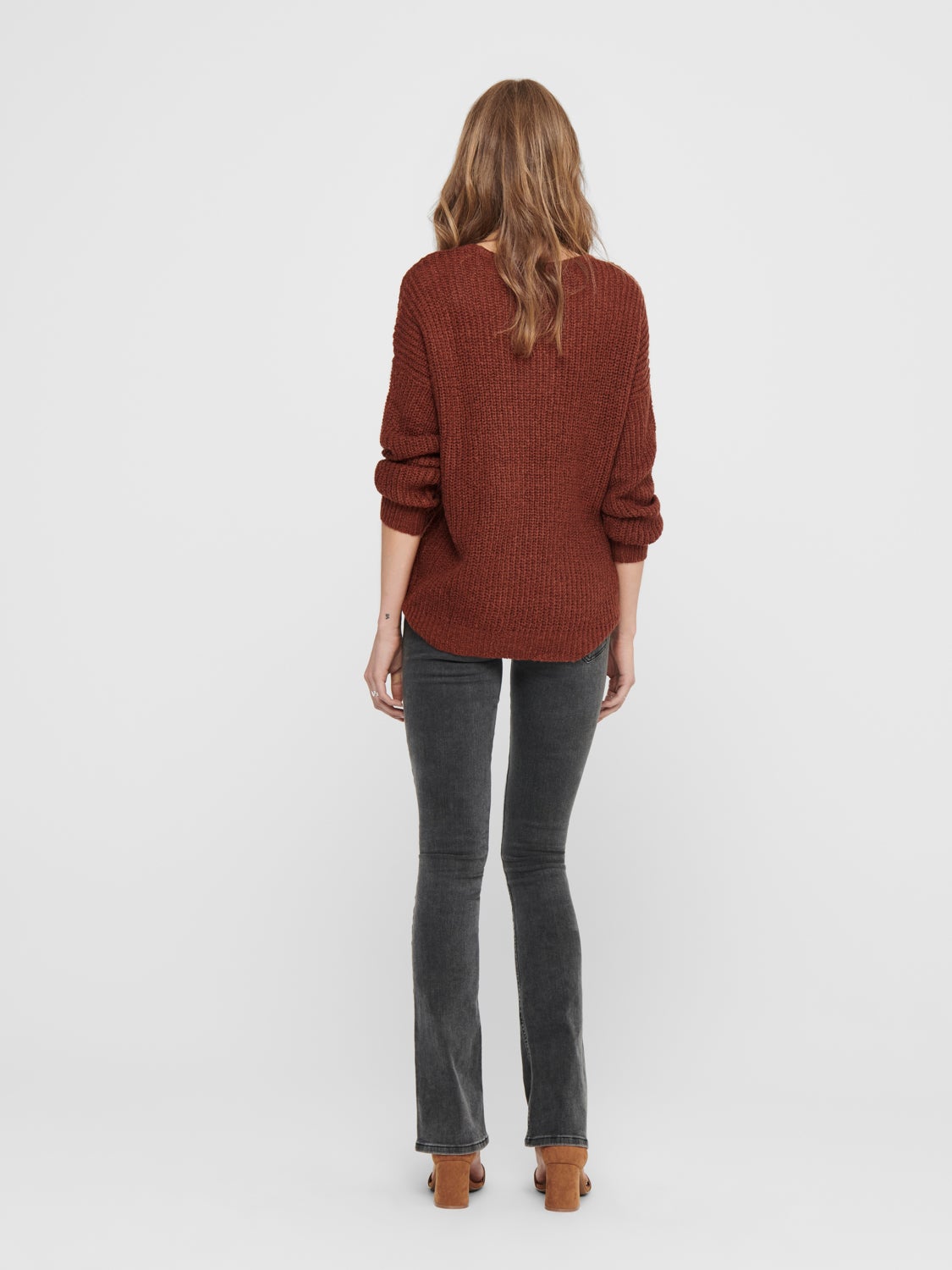 V-neck knitted pullover