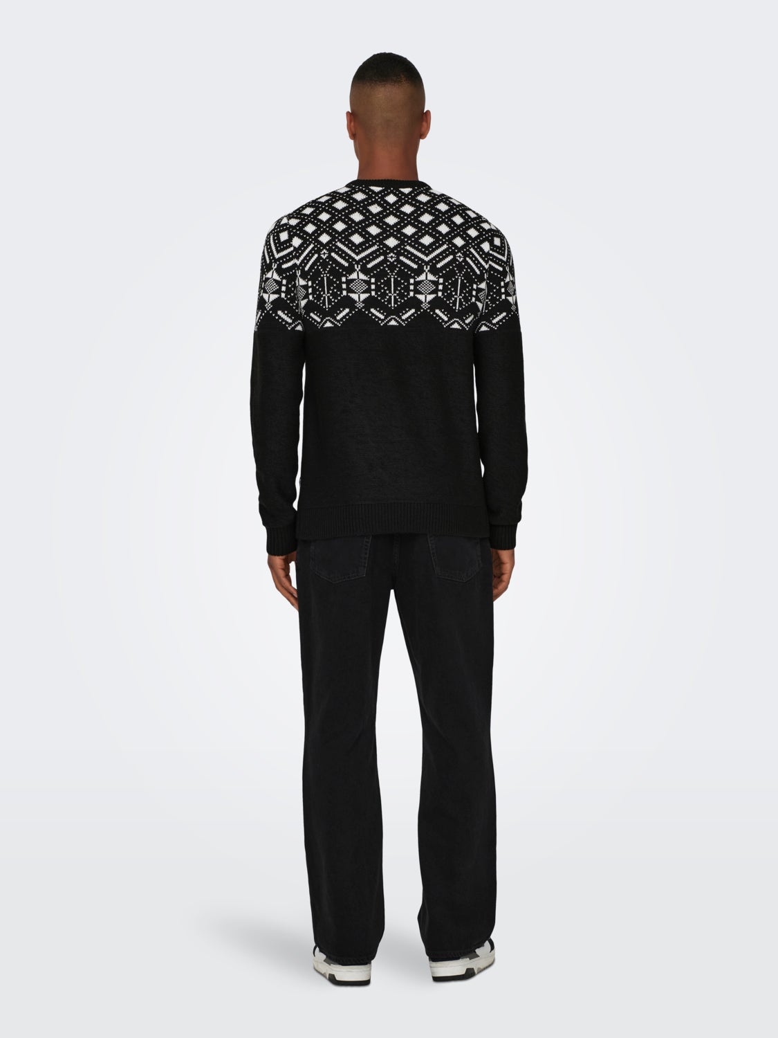 O-neck knitted pullover