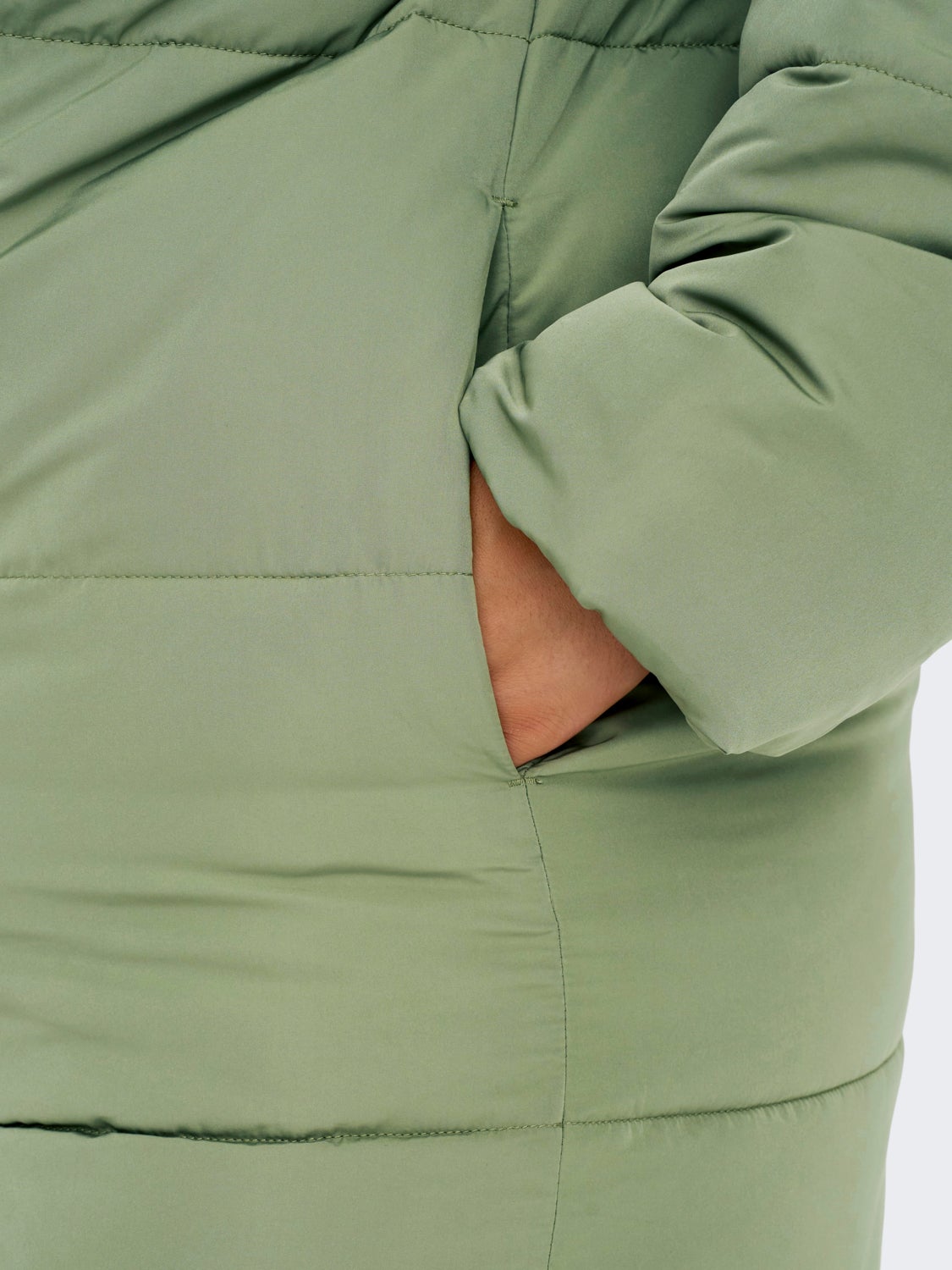 Curvy long puffer jacket